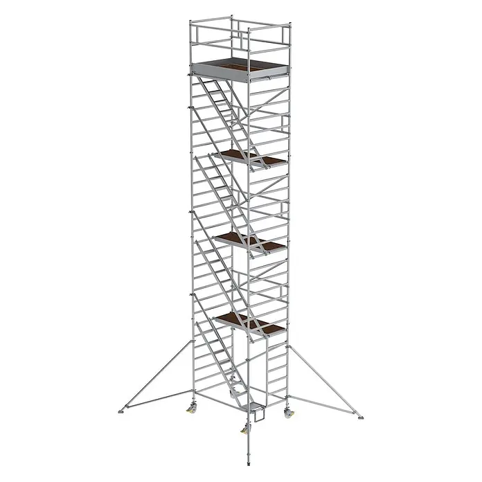 Munk Rollgerüst Rollgerüst mit Schrägaufstiegen 1,35x1,80m Plattform, 10,35m AH - Arbeitshöhe: 10.350 m - Silbergraues, fahrbares Gerüst mit mehreren braunen Holzplattformen, integrierten Leitern und Auslegern.