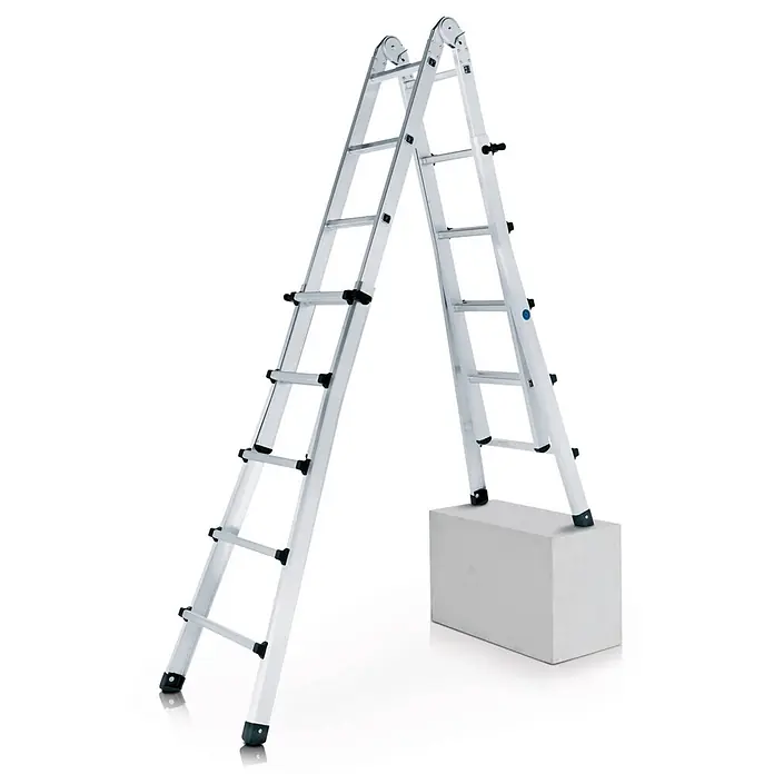 Zarges Teleskopleiter Teleskopleiter Variotec V 4x4 Sprossen - Anzahl Tritte: 4 Stk., Arbeitshöhe: 4.950 m, Aluminium - Silberne Aluminium-Mehrzweckleiter in A-Form, eine Seite auf einem Block, zur Demonstration ihrer verstellbaren Höhe und Vielseitigkeit.