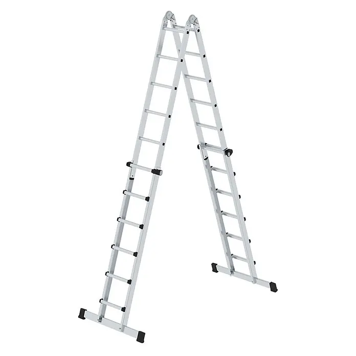 Munk Teleskopleiter Teleskopleiter mit Traverse 4x6 Sprossen - Anzahl Tritte: 6 Stk., Arbeitshöhe: 7.500 m, Aluminium - Silberne Aluminium-Gelenkleiter, als Stehleiter aufgestellt.