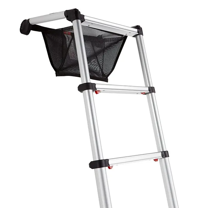Altrex Teleskopleiter Teleskopleiter Smart Up Pro 13 Sprossen - Anzahl Tritte: 13 Stk., Arbeitshöhe: 4.800 m, Aluminium - Silberne Aluminiumleiter mit einem schwarzen Netzkorb an den oberen Sprossen.