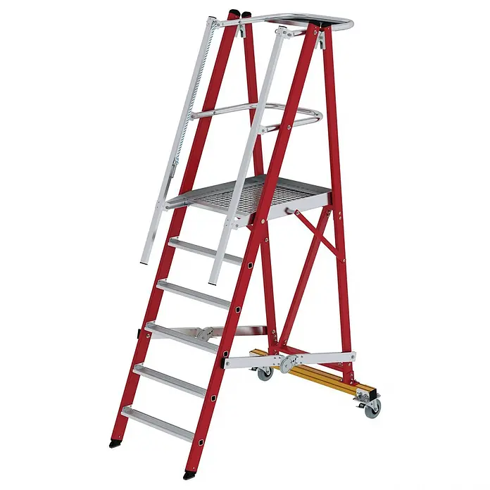 Munk Treppenpodest Kunststoff-Podestleiter mit GFK-Handlauf 6 Stufen - Anzahl Tritte: 6 Stk., Arbeitshöhe: 3.400 m, Kunststoff - Rot-silberne Aluminium-Podestleiter mit Geländern, rutschfester Plattform und Rollen für Mobilität.