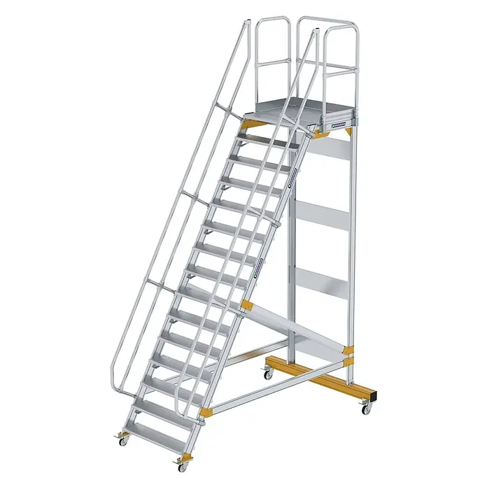 Munk Treppenpodest Plattformtreppe fahrbar 60° Stufenbreite 1000mm 15 Stufen - Anzahl Tritte: 15 Stk., Aluminium - Mobile Arbeitsplattform aus silbernem Aluminium mit Treppe, Geländern, oberer Plattform und gelben Akzenten, auf Rollen.