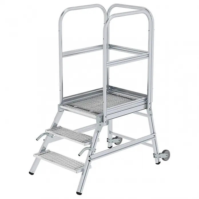 Munk Treppenpodest Podestleiter mit Rollen und Griff Stahl-Gitterrost 3 Stufen - Anzahl Tritte: 3 Stk., Arbeitshöhe: 2.700 m, Aluminium - Mobile Arbeitsplattform aus silbernem Aluminium mit Stufen, Handläufen und Rädern für sicheren erhöhten Zugang.