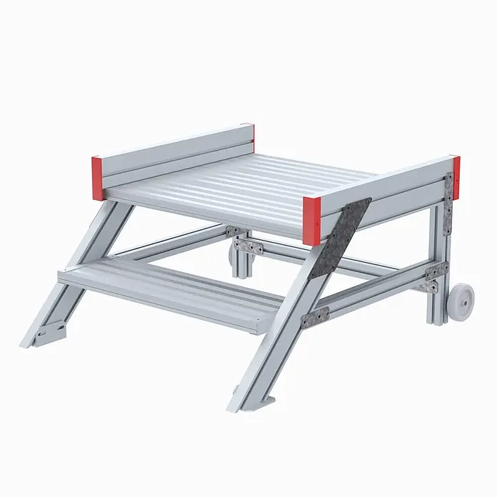 Euroline Treppenpodest 514 Anstieg 45° 800mm Stufenbreite 2 Stufen Alu gerieft - Anzahl Tritte: 2 Stk., Aluminium - Zweistufige tragbare Arbeitsplattform aus Aluminium mit roten Kantenschützern und Rädern.