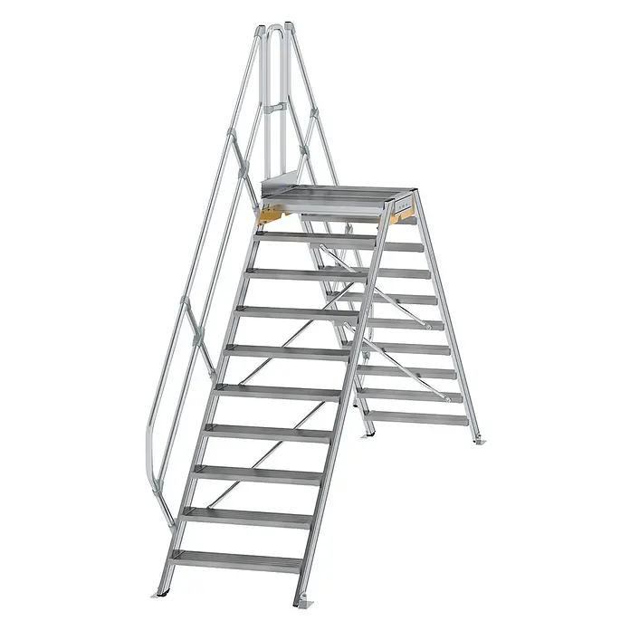 Munk Treppenpodest Überstieg 45° inkl. einen Handlauf, Stufenbreite 800mm, 2x10 Stufen -  - Silberne Aluminium-Arbeitsplattform mit beidseitigen Treppen und Geländern, für sicheren erhöhten Zugang.