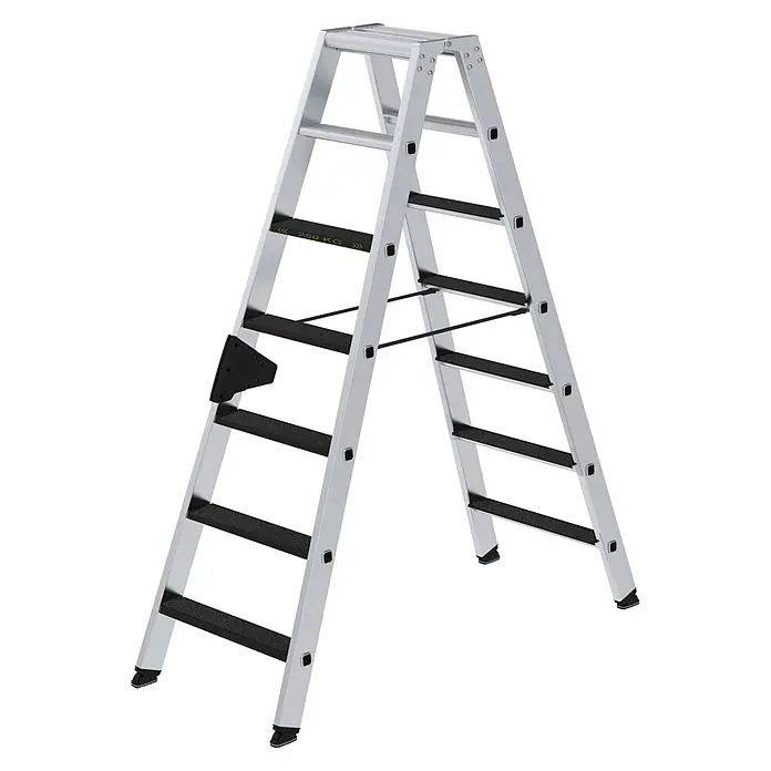 Munk Stehleiter Stehleiter beidseitig begehbar mit clip-step R13 250kg 7 Stufen - Anzahl Tritte: 7 Stk., Arbeitshöhe: 3.150 m, Aluminium - Silberne Aluminium-Klappstehleiter mit schwarzen Anti-Rutsch-Stufen und 250 KG Tragfähigkeit.