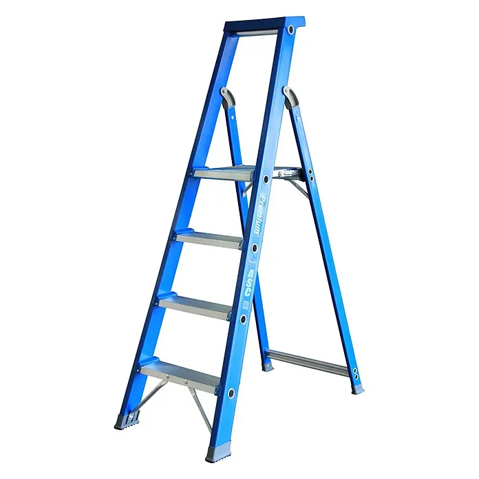 ASC Stehleiter Premium- Stufenstehleiter BT-4 einseitig 4 Stufen mit 3,00m Arbeitshöhe - Anzahl Tritte: 4 Stk., Arbeitshöhe: 3.000 m, Aluminium - Blaue Aluminium-Klappleiter mit grauen Stufen, einsatzbereit.