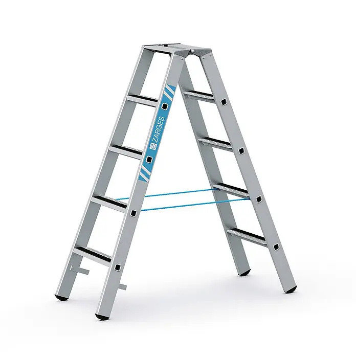 Zarges Stehleiter gebördelte Stufen-Stehleiter R13step-B eloxiert 2x5 Stufen - Anzahl Tritte: 5 Stk., Arbeitshöhe: 2.800 m, Aluminium - Silberne ZARGES Aluminium-Doppelleiter mit schwarzen Anti-Rutsch-Stufen und blauen Spreizsicherungsbändern.