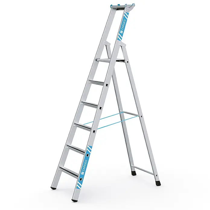 Zarges Stehleiter gebördelte Stehleiter Saferstep S eloxiert 7 Stufen - Anzahl Tritte: 7 Stk., Arbeitshöhe: 3.850 m, Aluminium - Silberfarbene Aluminium-Stehleiter mit blauen Stabilisierungsbändern und ZARGES-Branding.