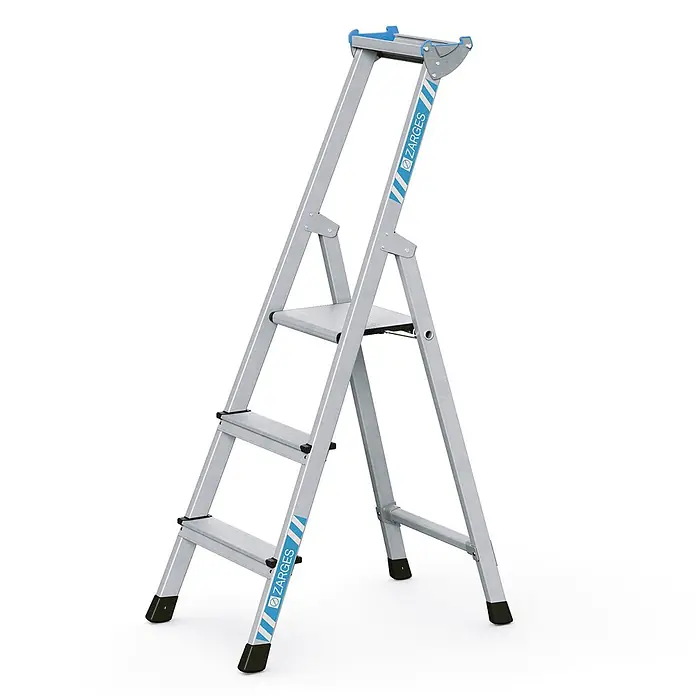 Zarges Stehleiter genietete Stehleiter, eloxiert XLstep S 4 Stufen - Anzahl Tritte: 4 Stk., Arbeitshöhe: 3.000 m, Aluminium - Silberne Aluminium-Klapptrittleiter mit drei Stufen, blauem oberen Teil und schwarzen rutschfesten Füßen.