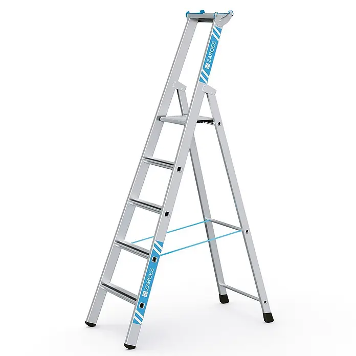 Zarges Stehleiter gebördelte Stehleiter Saferstep S eloxiert 5 Stufen - Anzahl Tritte: 5 Stk., Arbeitshöhe: 3.350 m, Aluminium - Silberne Aluminium-Klappleiter mit fünf Stufen und blauen Sicherheitsgurten, stabil.