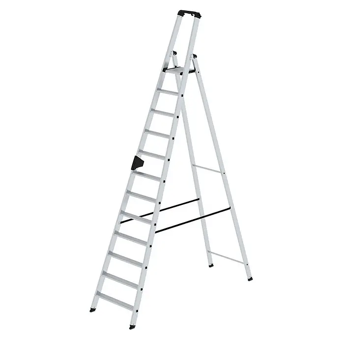Munk Stehleiter Stehleiter mit ergo-pad 12 Stufen - Anzahl Tritte: 12 Stk., Arbeitshöhe: 4.800 m, Aluminium - Silberne Aluminium-Klappleiter mit oberer Plattform, mehreren Sprossen und schwarzen Anti-Rutsch-Elementen.