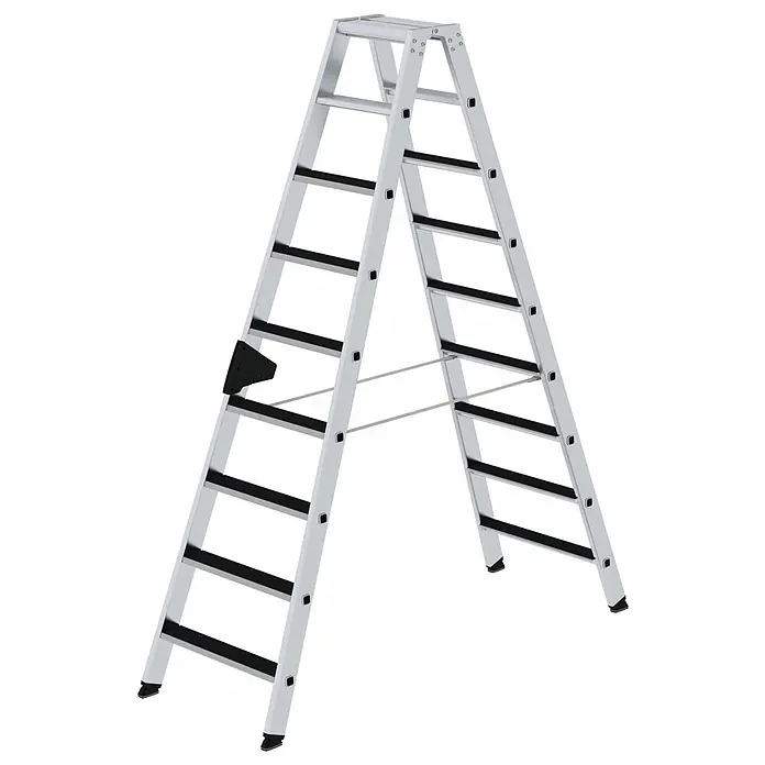Munk Stehleiter Stehleiter beidseitig begehbar mit clip-step 2x9 Stufen - Anzahl Tritte: 9 Stk., Arbeitshöhe: 3.600 m, Aluminium - Silberne Aluminium-Stehleiter mit schwarzen Anti-Rutsch-Stufen, aufrecht stehend.