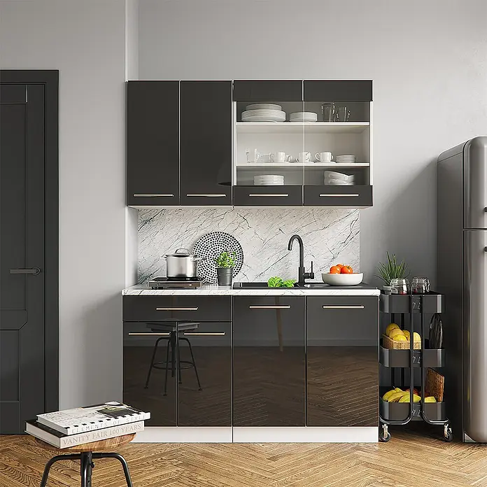 Vicco Singleküche Fame-Line, Anthrazit Hochglanz/Weiß, 140 cm -  - Hochglanzschwarze modulare Küchenzeile mit weißer Marmor-Spritzschutzwand, Spüle und einer Kombination aus Ober- und Unterschränken.