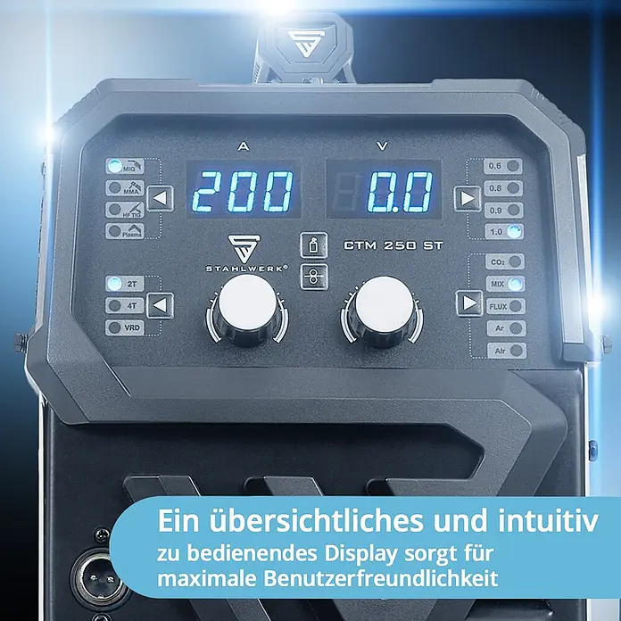 STAHLWERK Kombi-Schweißgerät CTM-250 ST Vollausstattung -  - Detailansicht des Bedienfelds einer Schweißmaschine mit digitalen Anzeigen und Drehreglern.