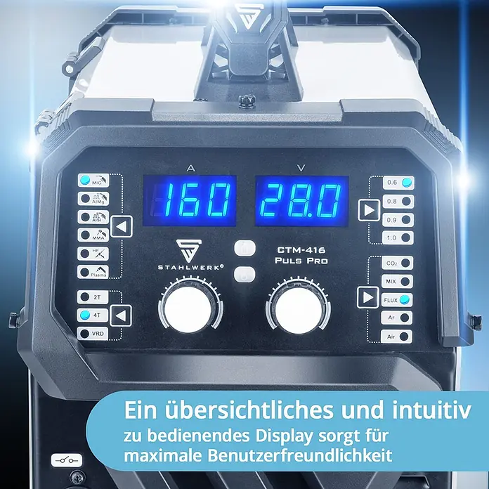 STAHLWERK Kombi-Schweißgerät CTM-416 PULS Pro Vollausstattung -  - Schwarze STAHLWERK CTM-416 PULS PRO Schweißmaschine mit blauen Digitalanzeigen und intuitivem Bedienfeld.