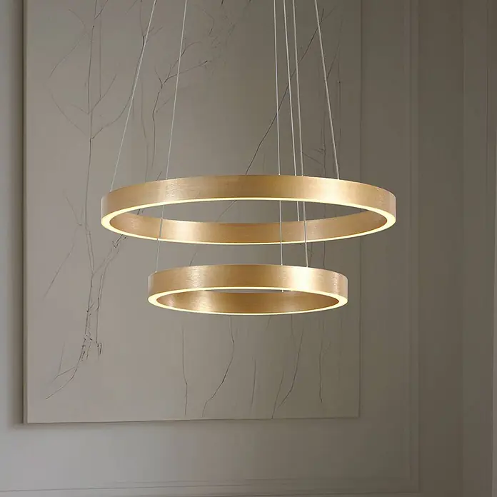 Lucande Pendelleuchte Yonam - L x B x H: 60 x 60 x 4,5 cm, messing / gold, gold, weiß - Moderne Doppelring-Pendelleuchte mit gebürstetem Goldfinish und integrierter LED-Beleuchtung an der Innenkante, von der Decke hängend.