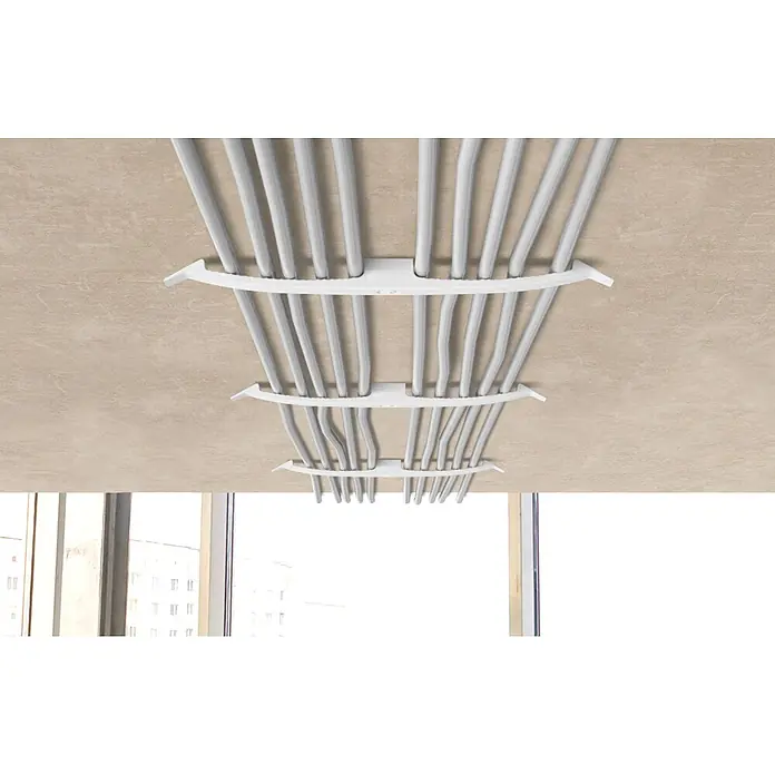 Fischer Kabel Kabelbügel KB 16 - 230 mm - Weiße Kabel werden an einer beigen Decke von weißen, bogenförmigen Kabelhaltern ordentlich geführt, mit einem Fenster unten.