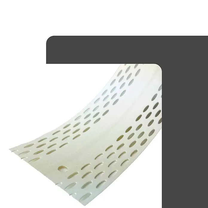 Strait-Flex Kantenschutz für Trockenbau 12x Kantenprofil 30,5m Rolle UNO-BEAD 222 flex. Winkel Weiß -  - Helles, flexibles Band mit Reihen länglicher Perforationen, gebogen zur Demonstration seiner Elastizität.