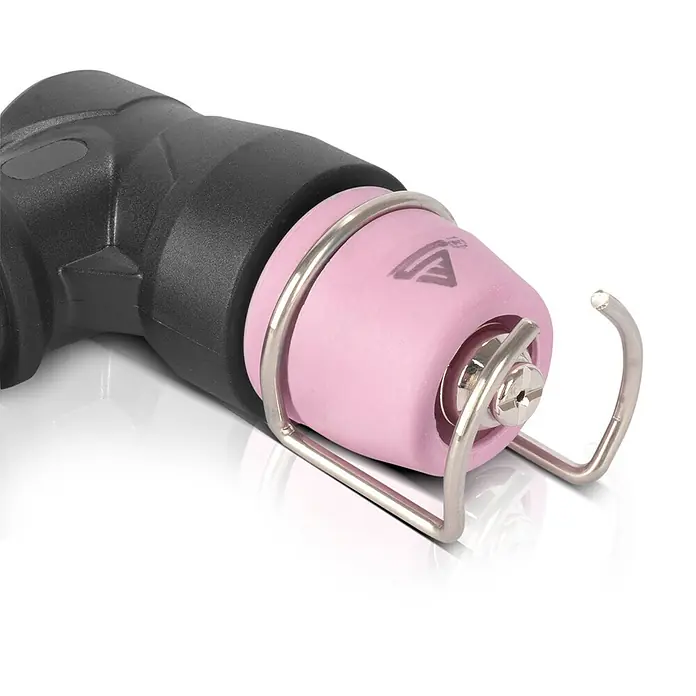 STAHLWERK Plasmaschneidbrenner Plasmaschneidbrenner P-60 mit 5m Schlauchpaket - Schweißstrom: 70 A - Plasmaschneider-Brennerkopf mit schwarzem Gehäuse, pinker Keramikdüse und Metall-Abstandshalter.