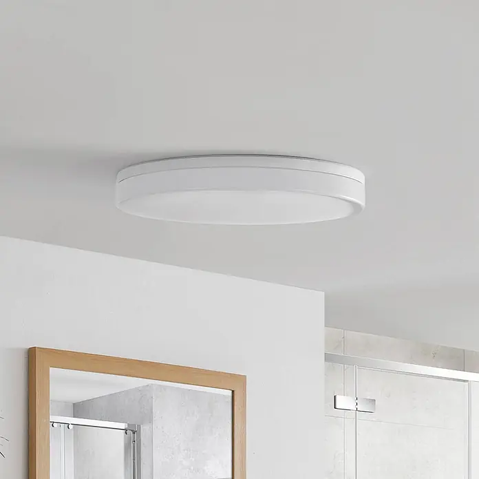 Prios Deckenleuchte Wynion - L x B x H: 50,5 x 50,5 x 8,74 cm, weiß / opal, weiß / opal - Runde, weiße LED-Deckenleuchte zur direkten Montage. An einer Decke installiert.