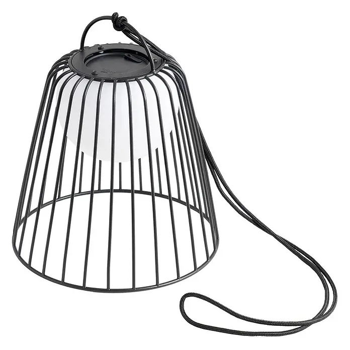 Lindby Außenwand- & Deckenleuchte Levino - schwarz, IP44 - Schwarze Metallkäfig-Laterne mit weißer kugelförmiger Leuchte und schwarzem Seilgriff.