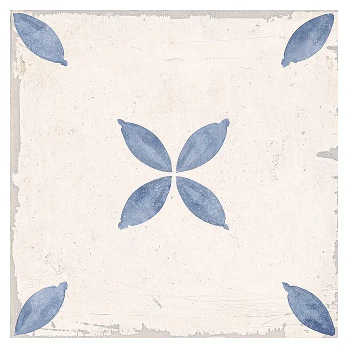 Feinsteinzeugfliese Sofia - 24,8 x 24,8 cm, Azul, Matt - Quadratische, gealterte Keramikfliese mit blauem Blattmuster auf hellem, strukturiertem Hintergrund.