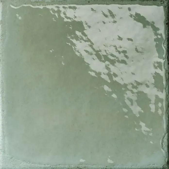 Wandfliese Misura - 20 x 20 cm, Aquamarina, Glänzend - Glänzende hellgrüne quadratische Fliese mit leichten Oberflächenvariationen.