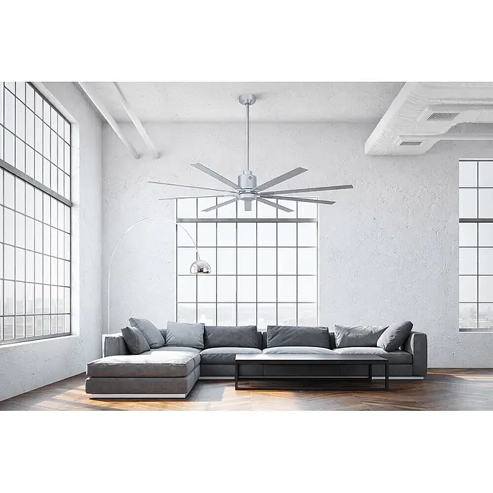 Vam Deckenventilator GIANT bronze 200 cm - Bronze Aluminiumflügel, 2.050 mm, 34 W - Großer, silberner Deckenventilator mit 8 Flügeln in einem geräumigen, modernen Raum.