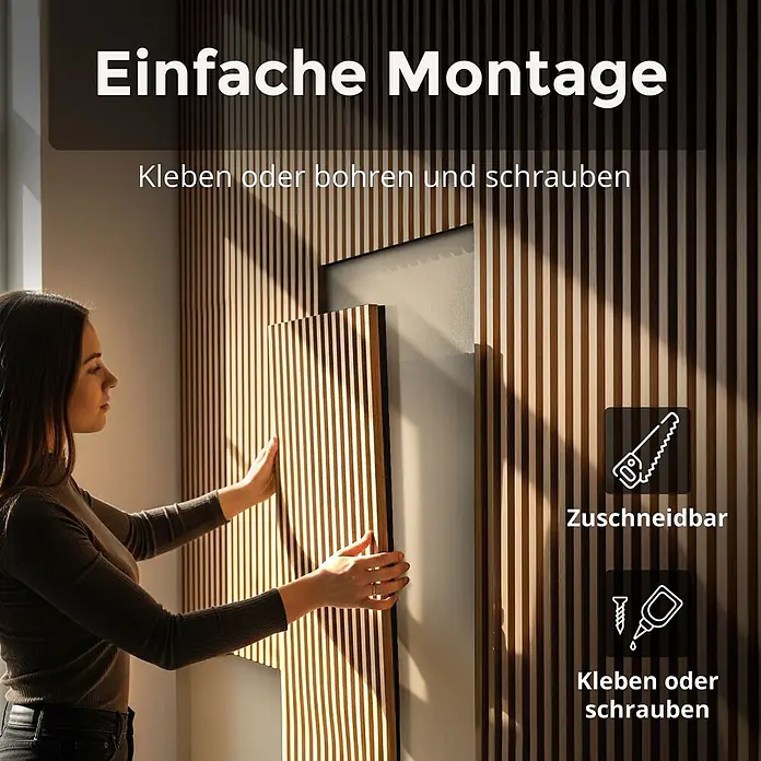 Dalsys Akustikpaneel 4x 120 x 60cm Eiche Hell - Beige - Frau montiert Holzlamellenwandpaneel, einfache Installation (kleben/schrauben) und zuschneidbar.