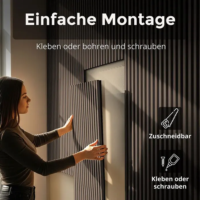 Dalsys Akustikpaneel 4x 120 x 60cm Walnuss - Braun - Frau installiert dunkles, vertikal gestreiftes Wandpaneel. Es ist zuschneidbar und einfach zu kleben oder schrauben.