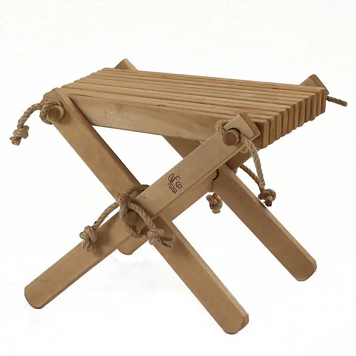 Jardinion Garten-Beistelltisch Abstelltisch 54cm x 49cm x 45cm Klapphocker braun Birke - L x B x H: 54 x 49 x 45 cm, Braun - Heller Holzklapphocker mit Lattenoberfläche und Seilbefestigungen.