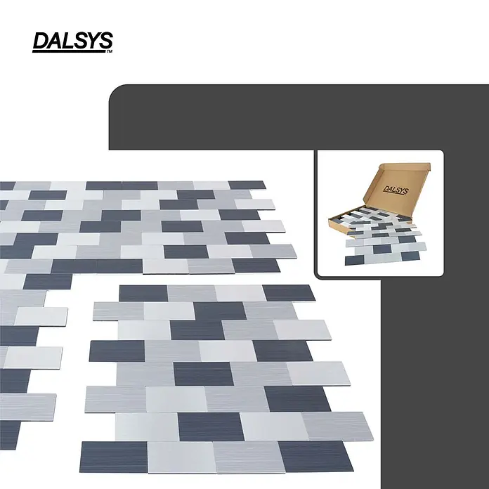 Dalsys Wandfliese 1m² Selbstklebende Fliesen Rechteck 11 Stück Grau Mix Silber - 30,1 x 30,2 cm, Silber - Selbstklebende Fliesen in Grau- und Silbertönen mit gebürsteter Metallstruktur, im Ziegelmuster und in einer offenen Schachtel.
