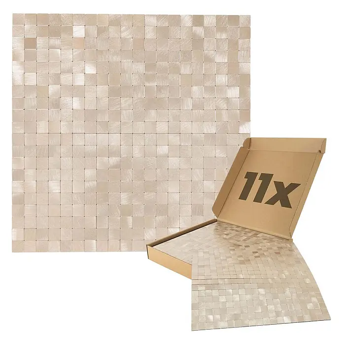 Dalsys Wandfliese 1m² Selbstklebende Fliesen Aluoptik Quadrat 11 Stück Gold Champagne - 30,6 x 30,6 cm, Gelb - Quadratische, champagnerfarbene Mosaikfliesen mit gebürsteter Metalloptik, teils in einem '11x' Pack.