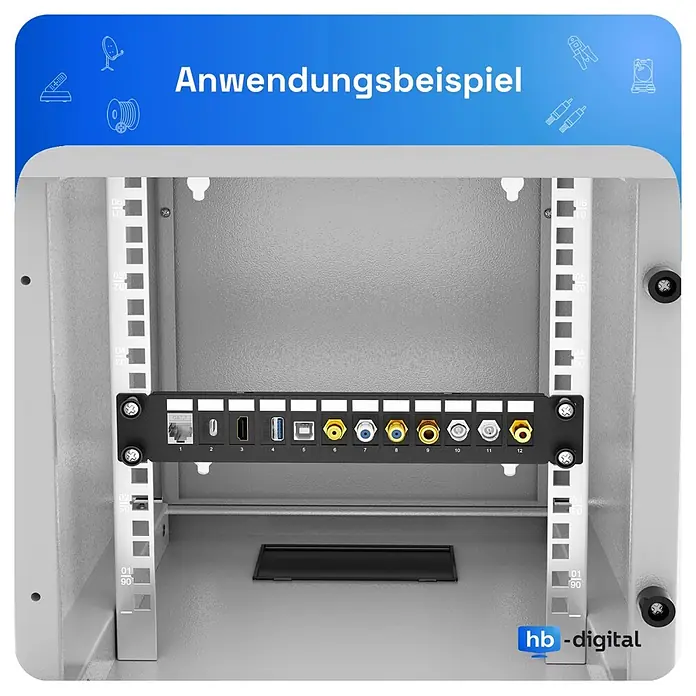 Verteiler Patchpanel 10" 12-Port 1HE Keystone Jack Modul - Schwarz - Schwarzes Multimedia-Patchpanel mit verschiedenen Anschlüssen in einem grauen Serverschrank. Ein Anwendungsbeispiel für flexible Verkabelung.