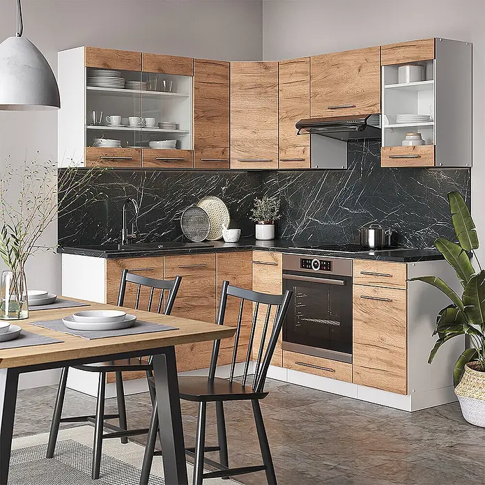 Vicco Eckküche Fame-Line Goldkraft Eiche/Weiß ohne Arbeitsplatte - B x T: 190 x 46 cm, Goldkraft Eiche, Ohne Elektrogeräte - Moderne Eckküche mit hellen Holzfronten, schwarzer Marmoroptik-Arbeitsplatte, integrierten Geräten und weißen Oberschränken, teils mit Glas.