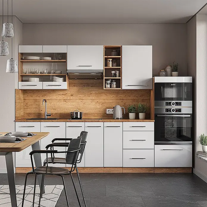 Vicco Küchenzeile Fame-Line Weiß Hochglanz/Goldkraft Eiche ohne Arbeitsplatte - Weiß Hochglanz, Ohne Elektrogeräte - Moderne Küche mit weißen Hochglanzschränken, Arbeitsplatten in Holzoptik und integrierten Geräten, teilweise Essbereich sichtbar.