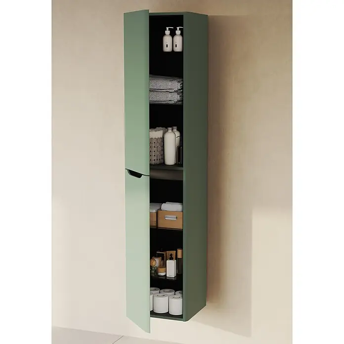VitrA Integra Round Hochschrank - B x T x H: 40 x 37 x 180 cm, Moosgrün, DIN Anschlag: Links, Inklusive 4 Glaseinlegeböden - Hellgrüner wandmontierter Badezimmerschrank mit geöffneten Türen, der Handtücher, Pflegeprodukte und Toilettenpapier zeigt.