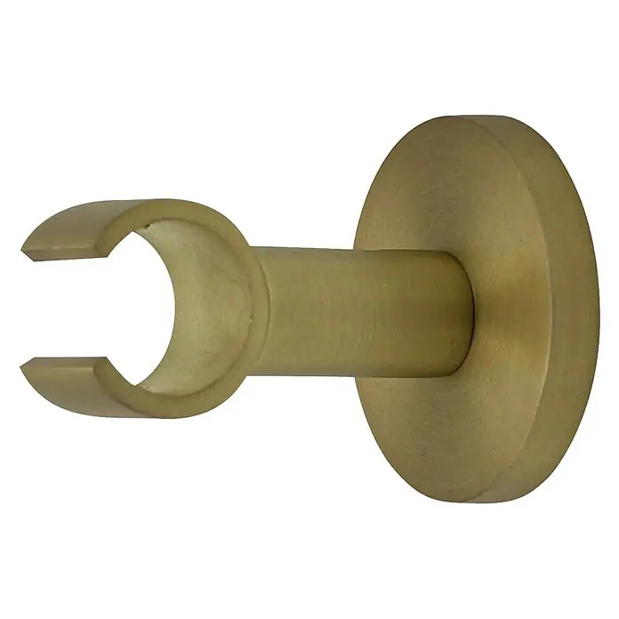 Expo Ambiente Deckenträger Klassik - Messingoptik matt, Geeignet für: Gardinenstangen Ø 20 mm - Nahaufnahme einer goldenen Gardinenstange, die an einer Wand befestigt ist. Die Stange ist rund und hat eine Öffnung an der Vorderseite.
