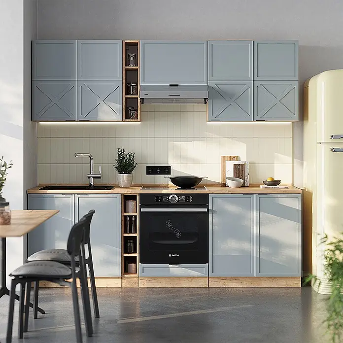 Vicco Küchenzeile Fame-Line Hellblau-grau/Goldkraft Eiche, AP Anthrazit - Breite: 235 cm, Hellblau-grau, Ohne Elektrogeräte - Moderne hellblaue Küche mit Holz-Arbeitsplatten, Einbaubackofen und einem cremefarbenen Retro-Kühlschrank.