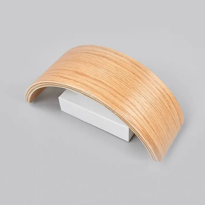 Lindby Wandleuchte Rafailia - Holz dunkel - Gebogene Wandleuchte aus hellem Holzfurnier.