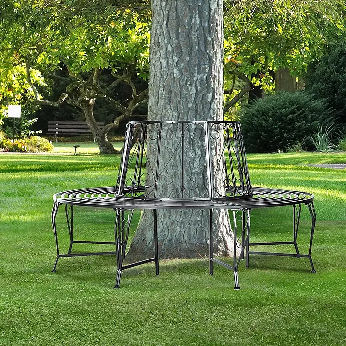 Outsunny Gartenbank -  - Schwarze Metall-Baumbank rund um einen Baum in einem sonnigen Garten.