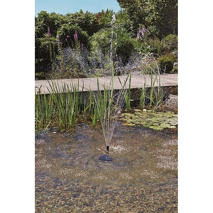 Pontec Unterwasserfilter Pontec PondoRell 5000 UVC - Passend für: Filterung von Gartenteichen bis 5.000 Liter ohne Fischbesatz - Kleiner schwarzer Springbrunnenaufsatz, der eine Wasserfontäne in einem Gartenteich erzeugt.