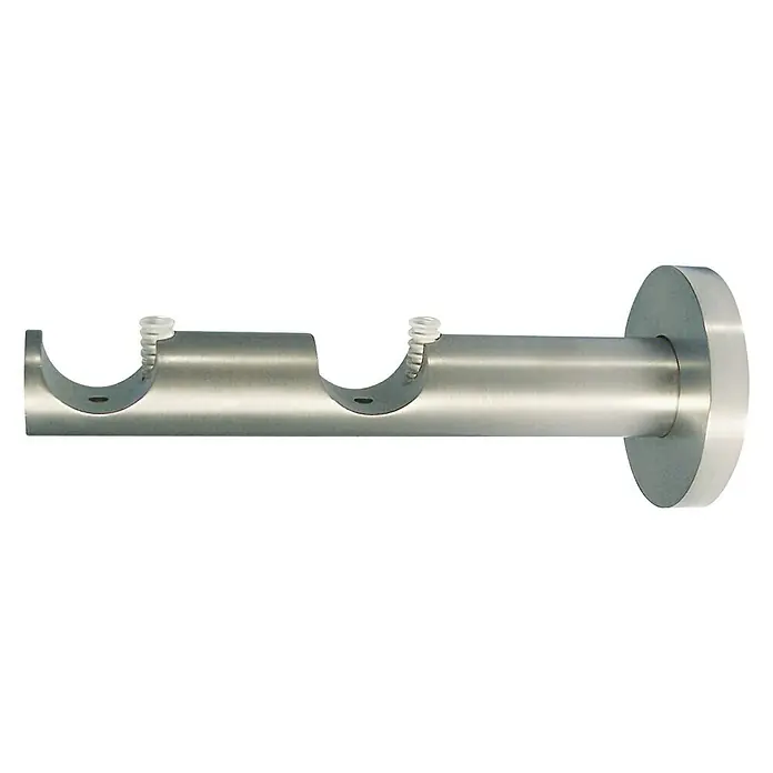 Expo Ambiente Doppelträger Function - Edelstahloptik, Geeignet für: Gardinenstangen Ø 20 mm, Länge: 13,1 cm - Nahaufnahme einer doppelten, silbernen Gardinenstange für die Wandmontage mit zwei Halterungen zur Aufnahme von Gardinenstangen.
