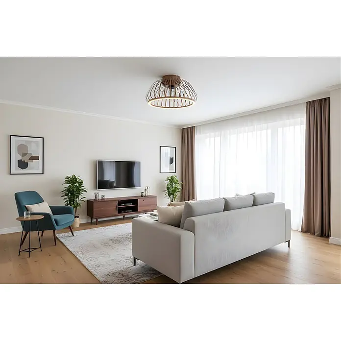 Eglo Ventilador de techo Espinal - 20 W, Bronce, Diámetro: 46,3 cm, Con bombillas, LED - Sala de estar moderna con sofá claro, sillón turquesa, muebles de madera y cortinas transparentes.