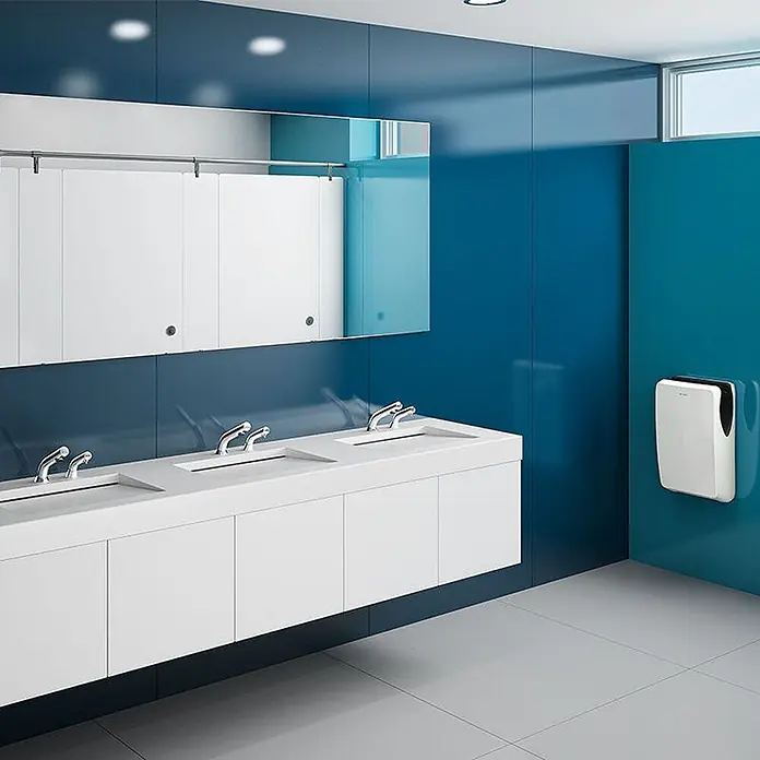Delabie Waschbecken Delabie -  - Weißer und schwarzer Wand-Händetrockner in einem modernen öffentlichen Waschraum.