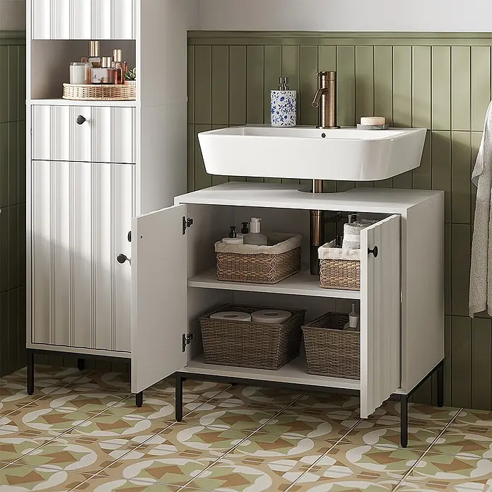 Vicco Badmöbel-Set Eliza Weiß Riffel 3 Teile - Weiß Riffel, Matt - Weißer Badunterschrank mit schwarzen Beinen, schlichten Türen, Aufsatzwaschbecken und passendem hohen Lamellenschrank.