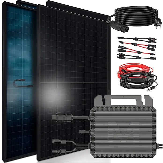 Sunniva Balkonkraftwerk-Set 1840 / 800 Watt mit MARSTEK Wechselrichter - Nennleistung: 800 W, L x B x H: 1.762 x 1.134 x 30 mm - Ein Solarstrom-Kit mit zwei schwarzen Solarmodulen, einem grauen Mikro-Wechselrichter und verschiedenen schwarzen und roten Kabeln mit Steckern.