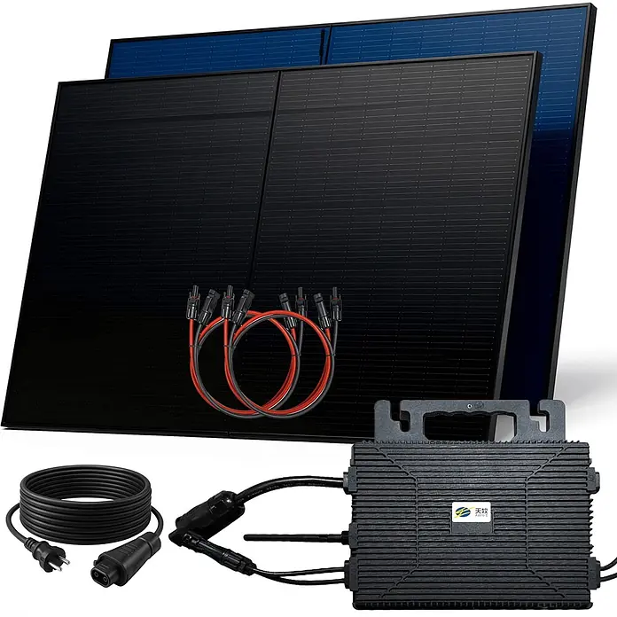 Sunniva Balkonkraftwerk-Set 1000 / 800 Watt mit ASTRO-E Wechselrichter - Nennleistung: 800 W, L x B x H: 1.906 x 1.134 x 30 mm - Zwei Solarpaneele (schwarz, blau), verschiedene Anschlusskabel (MC4, AC) und ein schwarzer Mikro-Wechselrichter für eine Solaranlage.