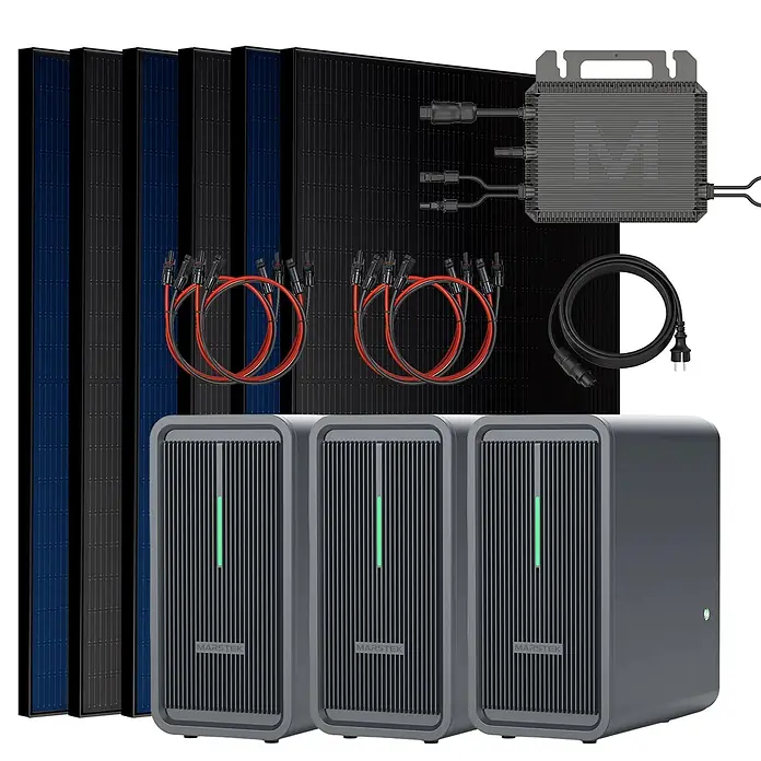 Sunniva Balkonkraftwerk-Set 3000 / 800 Watt mit Marstek 6.72 kWh Speicher - Nennleistung: 800 W, L x B x H: 1.910 x 1.134 x 30 mm - Komplettes Solarenergie-Kit mit schwarz/blauen Modulen, grauem Wechselrichter, Kabeln und drei grauen Energiespeichern.